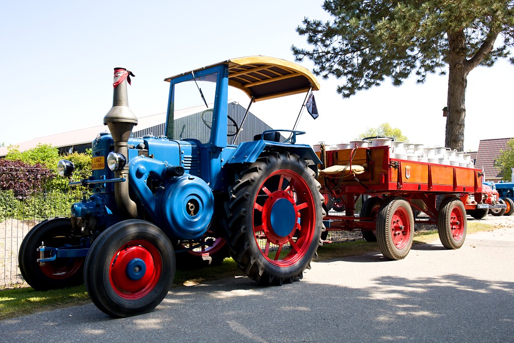 Tractor oldtimer lanz bulldog landbouw veeteelt industrie vee polder agrarisch agricultuur milieu klimaat stikstof co2 bio ecologisch biologisch natura2000 planetproof natura 2000 veehouderij